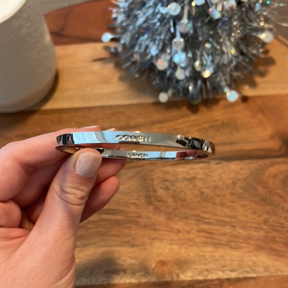 Coach Set of 3 Tri Gold Bangles Bracelet Rose / Gold / Silver - Picture 4 of 6